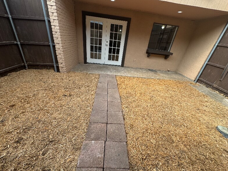 Building Photo - 6019 Ridgecrest Rd