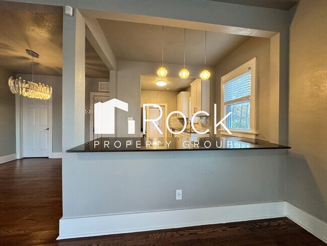 Building Photo - Must See 3 Bedroom/3 Bathroom Home near Edgemere Park