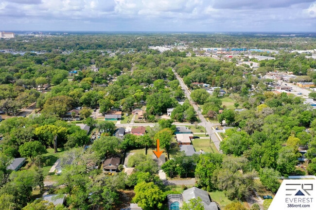 Building Photo - 734 Flora St