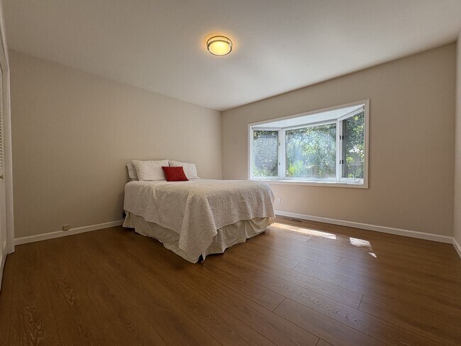 Building Photo - Beautiful Serene 4-Bedroom Home on a Gated...