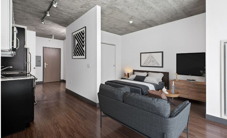 Building Photo - 601 W Jackson Blvd