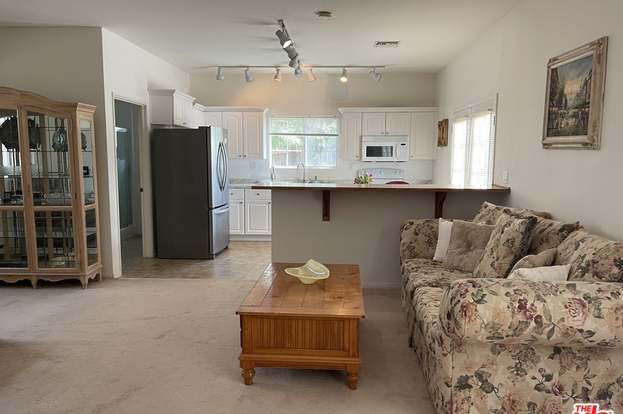 Building Photo - 6124 Corbin Ave