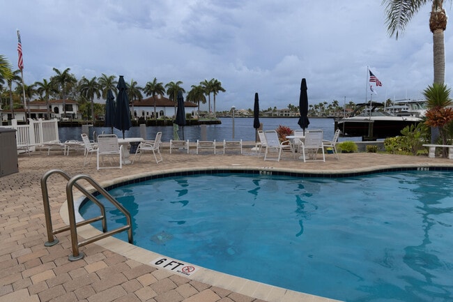 Building Photo - 3216 SE 12th St