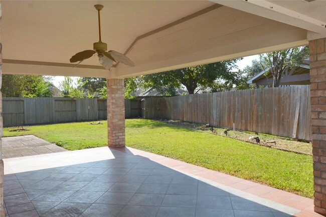 Building Photo - 14830 La Rana Dr