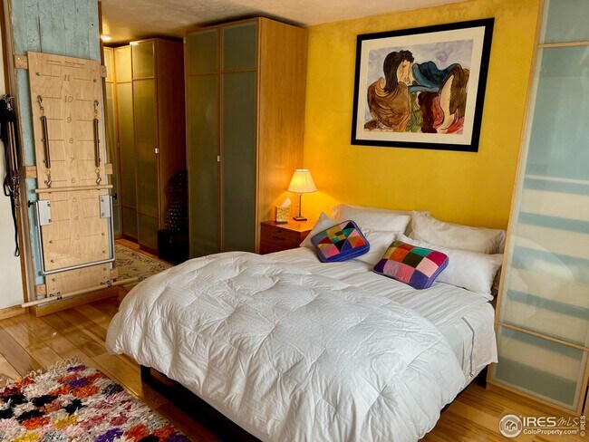 Building Photo - Chic Renovated Three Level Condo in Walnut Grove, Whittier neighborhood