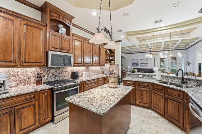 Building Photo - 19623 Fairway Island Drive