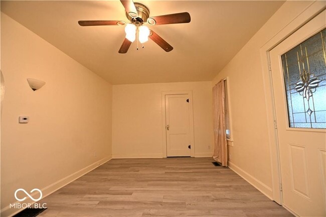 Building Photo - 1417 E Bradbury Ave