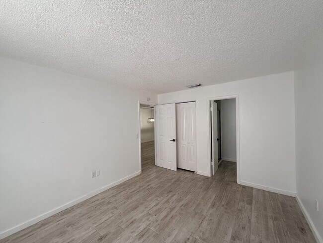 Building Photo - 13186 Thrush St