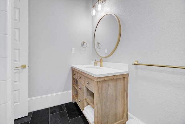 Building Photo - 2206 The Strand