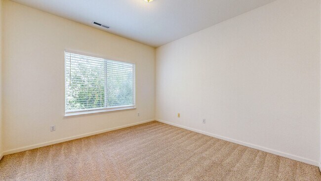 Building Photo - Desirable Skyhawk 3 bedroom Tri-Level Single Family