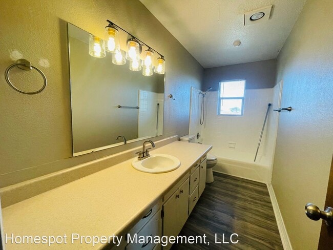 Building Photo - 3 br, 2 bath House - 1479A S Roosevelt Rd 5