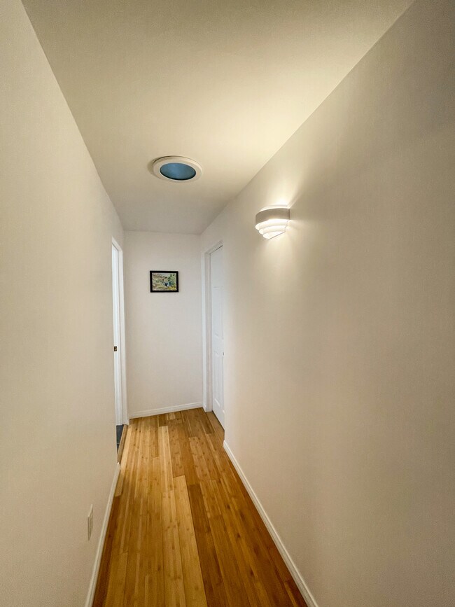 Building Photo - 126 Hackett Pl