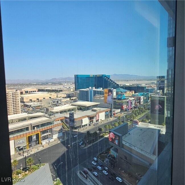 Building Photo - 3722 S Las Vegas Blvd