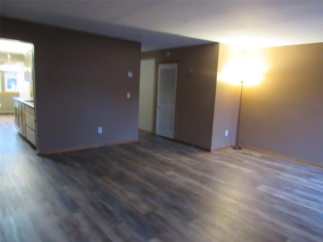 Building Photo - 105 Sarah Ln