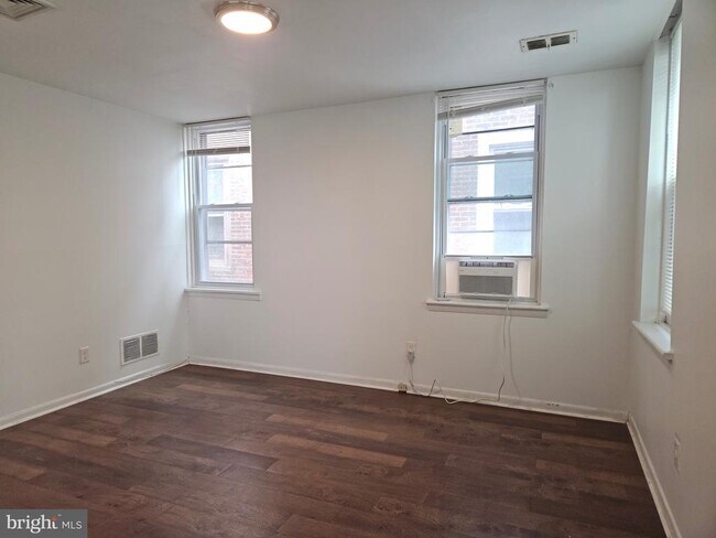 Building Photo - 1332 Wagner Ave