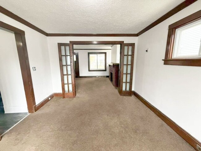 Building Photo - 3 BED 1 BATH BEAUTIFUL SINGLE FAMILY HOME IN GARFIELD HEIGHTS!