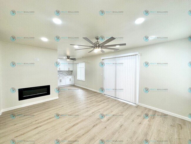 Building Photo - 2-Bedroom Condo with Modern Upgrades