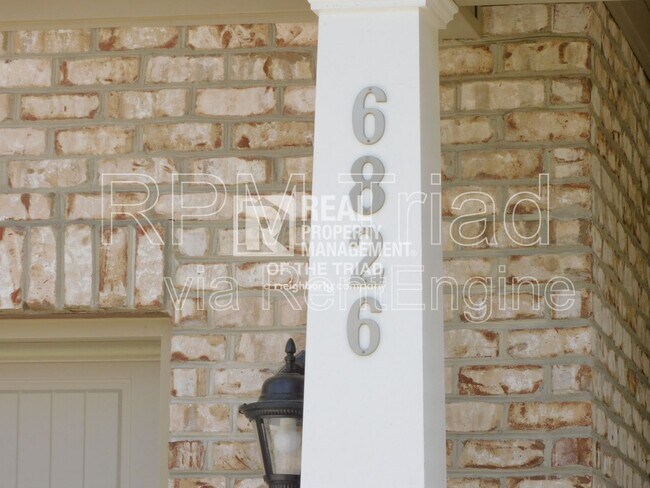 Building Photo - 6826 Magnolia Pk Ct
