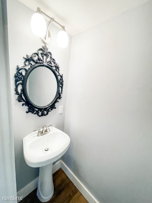 Building Photo - 3 br, 1.5 bath House - 515 Angenette Ave