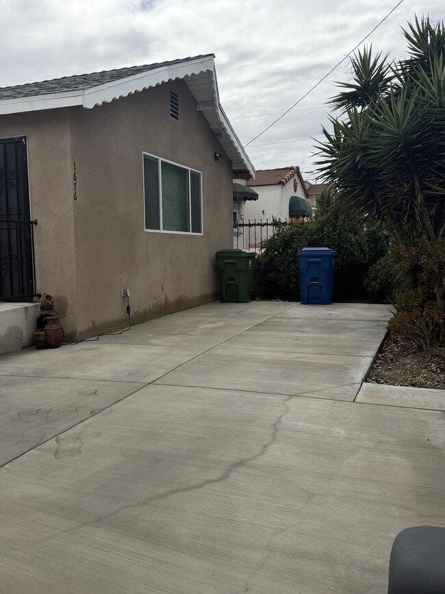 Building Photo - 1676 259th St