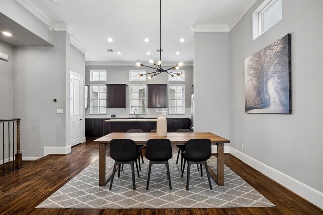 Building Photo - 1242 W 23rd St