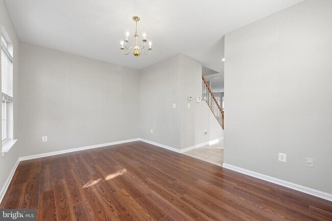 Building Photo - 300 Kintyre Ln