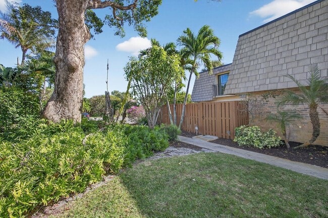 Building Photo - 112 Ocean Cove Dr