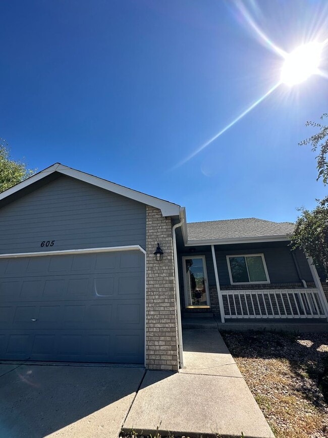 Primary Photo - Spacious 5 Bedroom 3 Bath Home