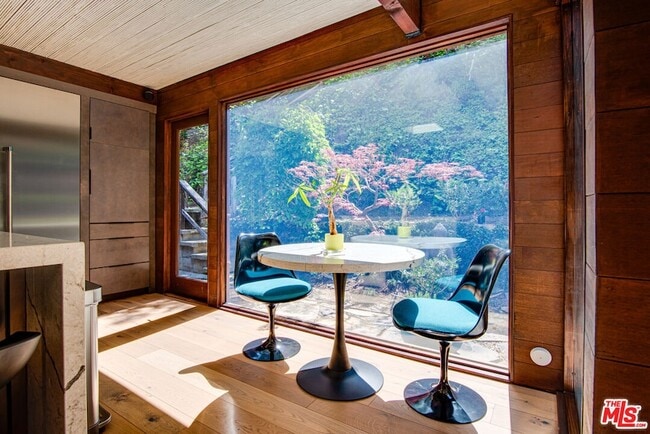 Building Photo - 9624 Yoakum Dr