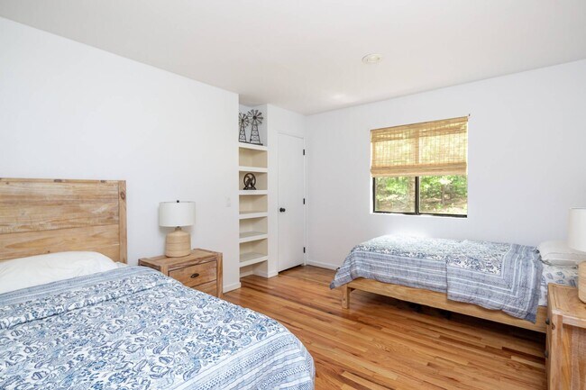 Building Photo - 404 Water Mill Towd Rd