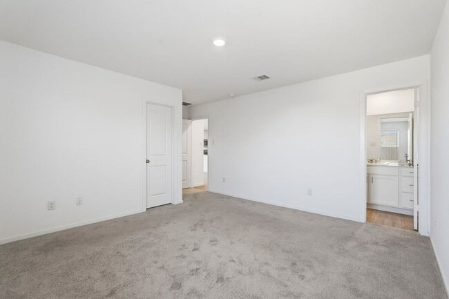 Building Photo - 6639 Orange Daylily Ln