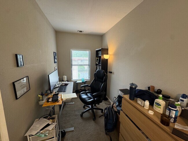 Building Photo - 509 4th St