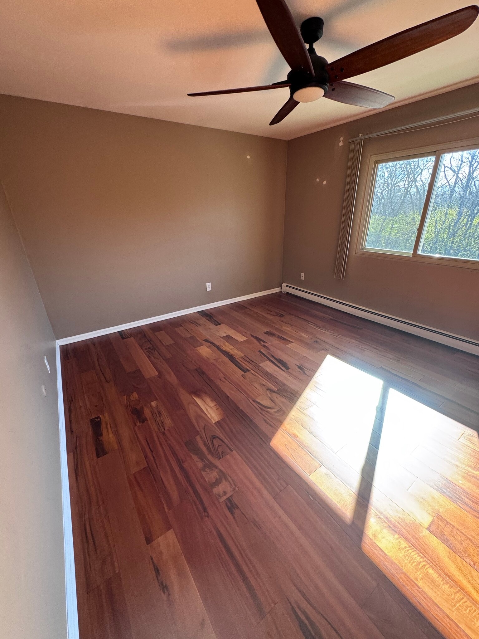 Building Photo - 125 Twin Oaks Dr