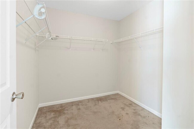 Building Photo - 4660 Lake Hill Trail