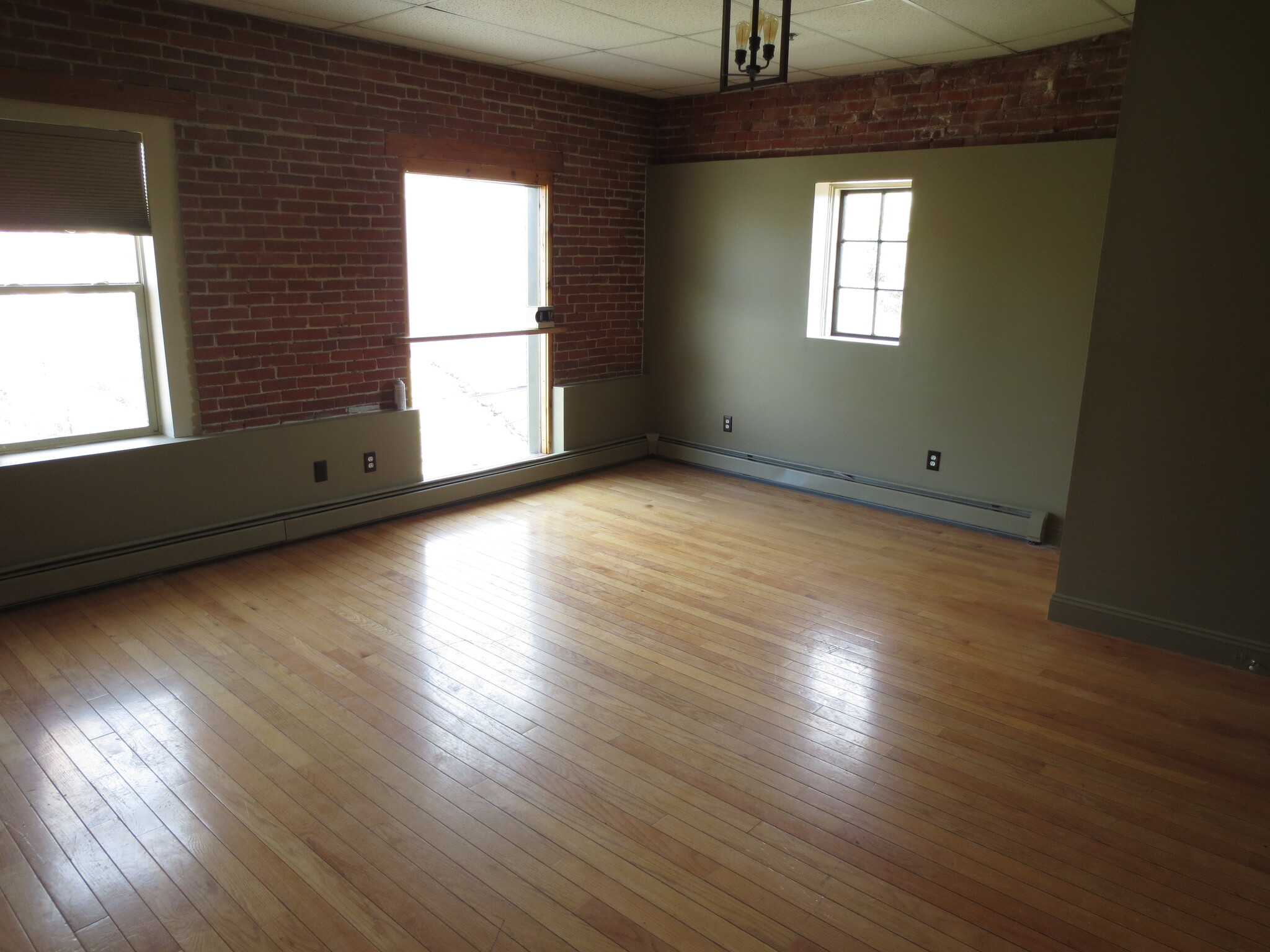 Building Photo - 148 French St