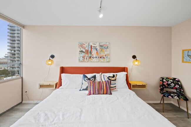 Building Photo - 1800 Lavaca St