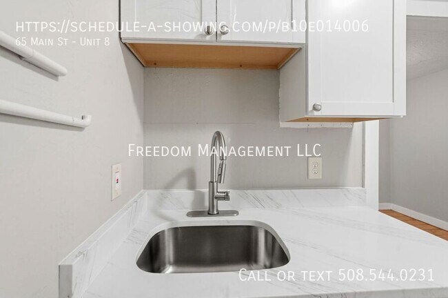 Building Photo - 65 Main St