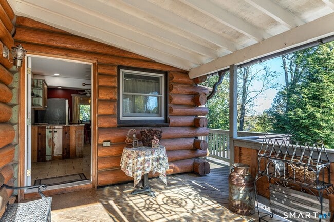 Building Photo - 28 Fox Run