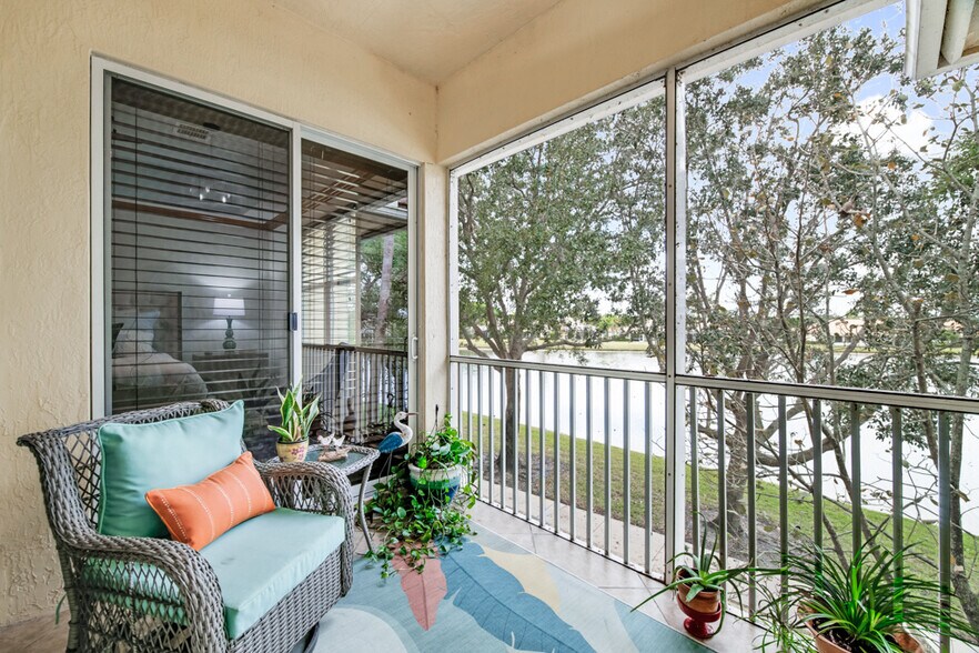 Building Photo - 9773 Bowline Dr