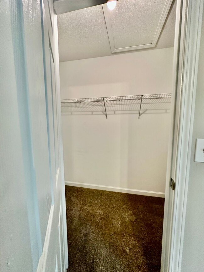 Building Photo - Villa Rica Rental
