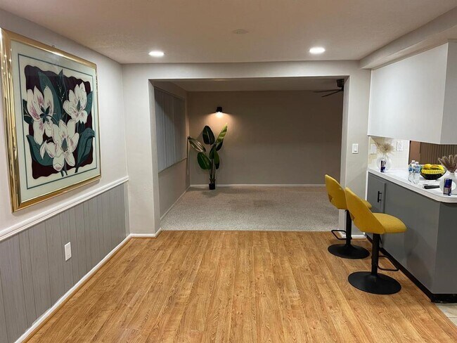 Building Photo - 3704 Haven Dr