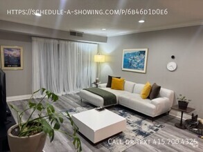 Building Photo - Stylish Furnished 1 Bed, 1 Bath Condo for ...