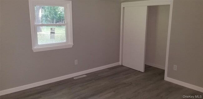 Building Photo - 542 W Broadway