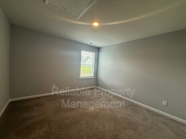 Building Photo - 658 Cupota Dr