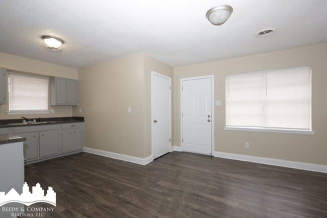 Building Photo - 4092 Maumee St