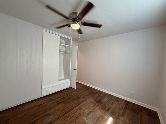 Building Photo - 3918 Harris Dr