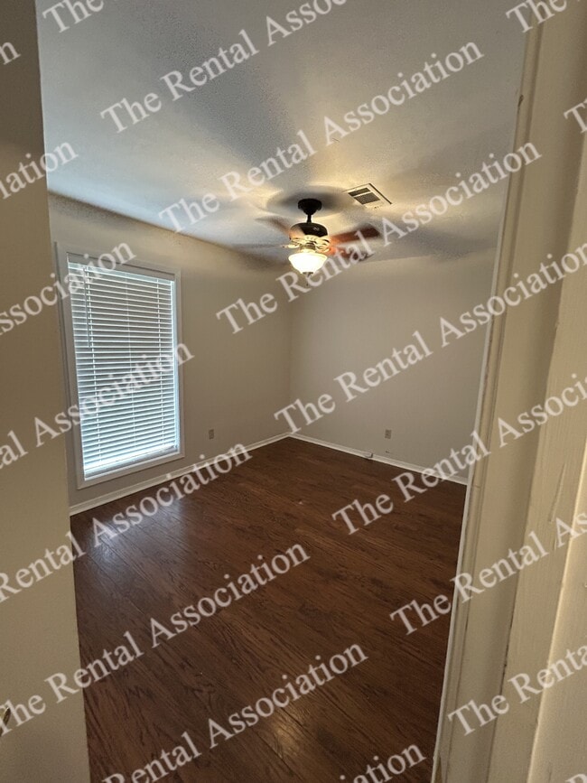 Building Photo - 103 Liner Dr