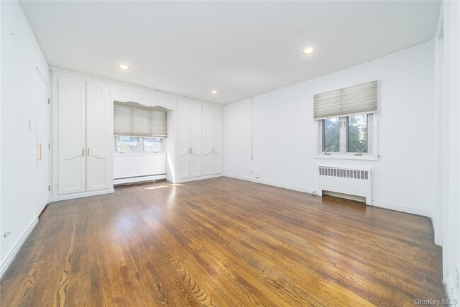 Building Photo - 143 Round Hill Rd