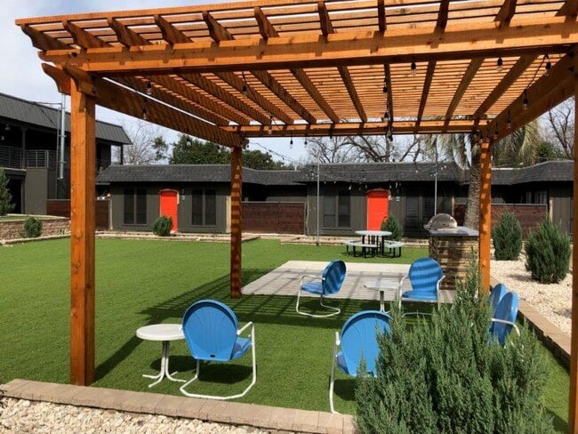 Building Photo - 6509 Berkman Dr