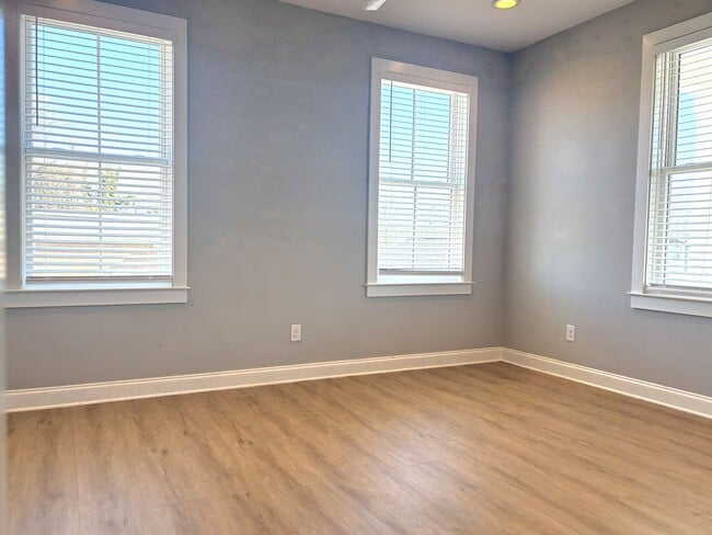 Building Photo - 9 Hanover St